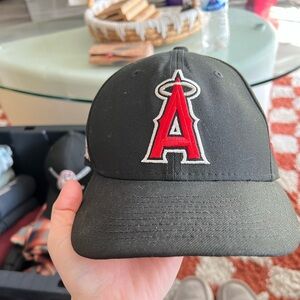 Men’s angels hat 6 7/8th